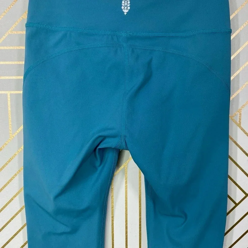 Free People Movement Mid-Rise Get Shorty‎ Leggings